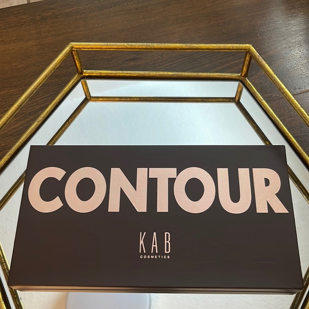 KAB COSMETICS Vol.1 Contour Kit